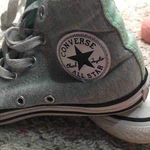 Size 1 girls high top Converse